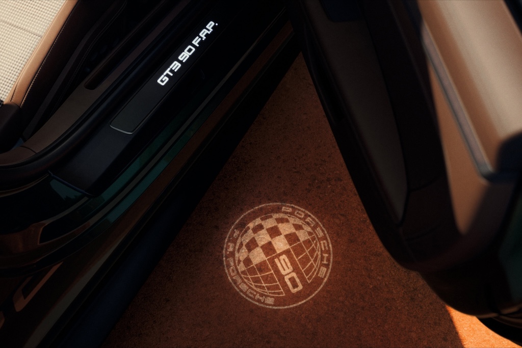 Samlerobjekt for kendere: 911 GT3 90 F.A. Porsche
(Foto: Porsche AG)